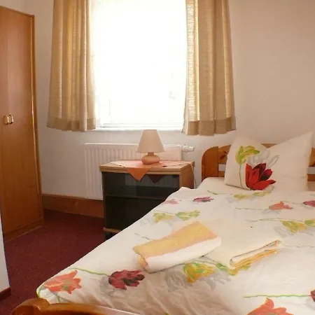 Deutsche Eiche Fruehstueckspension Und Ferienwohnungen Grossschoenau Exterior photo